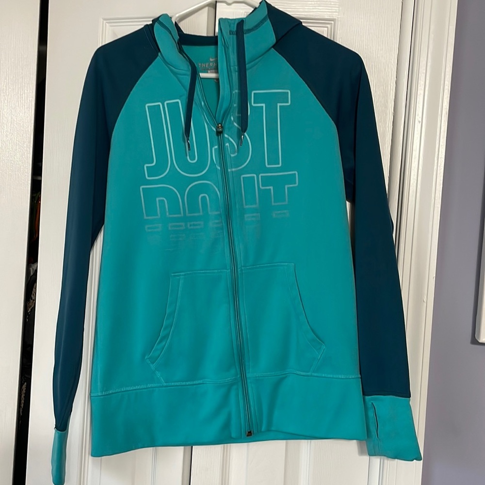 Nike therma fit